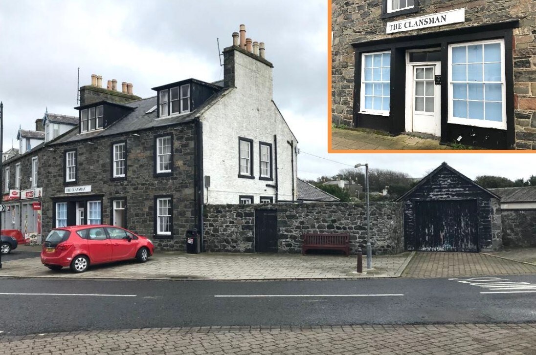 11-13 The Square, Newton Stewart for sale Primary Photo- Image 1 of 1