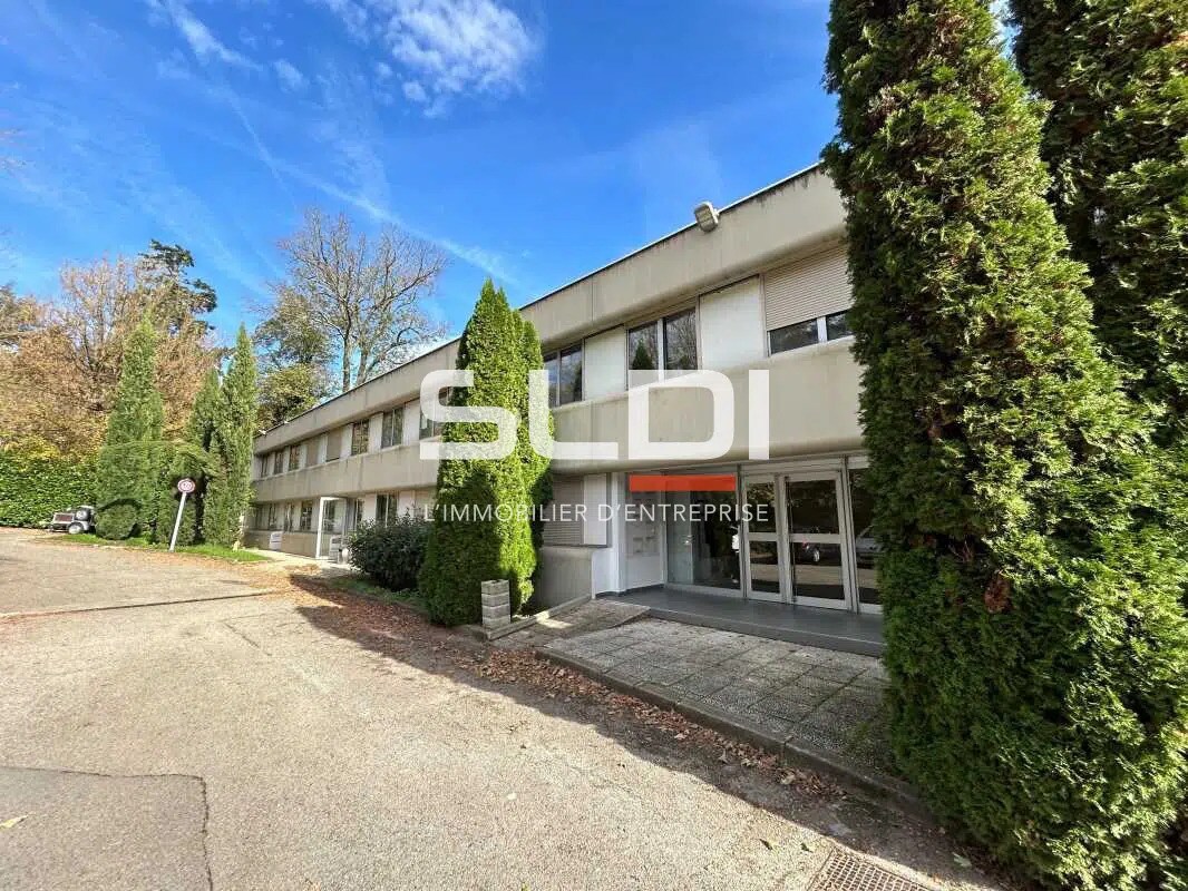 Office in Écully to rent Building Photo- Image 1 of 19