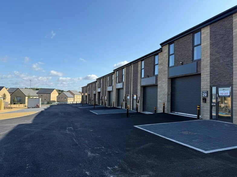 128 Haydock Av, Castleford to rent - Building Photo - Image 2 of 2