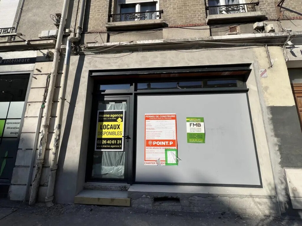 Location Commerce 61 m² - Photo 1