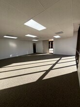 30941 Agoura Rd, Westlake Village, CA to rent Interior Photo- Image 1 of 10