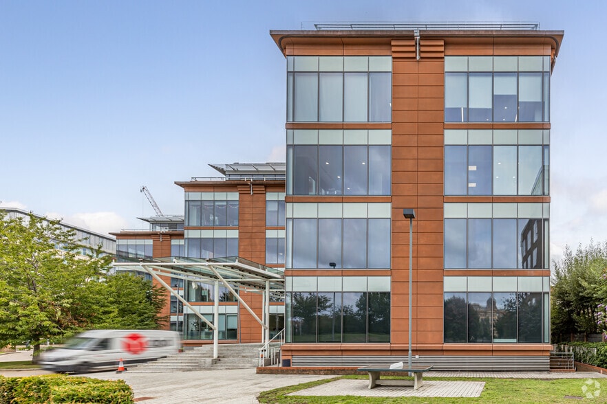 Manbre Rd, London to rent - Building Photo - Image 3 of 6