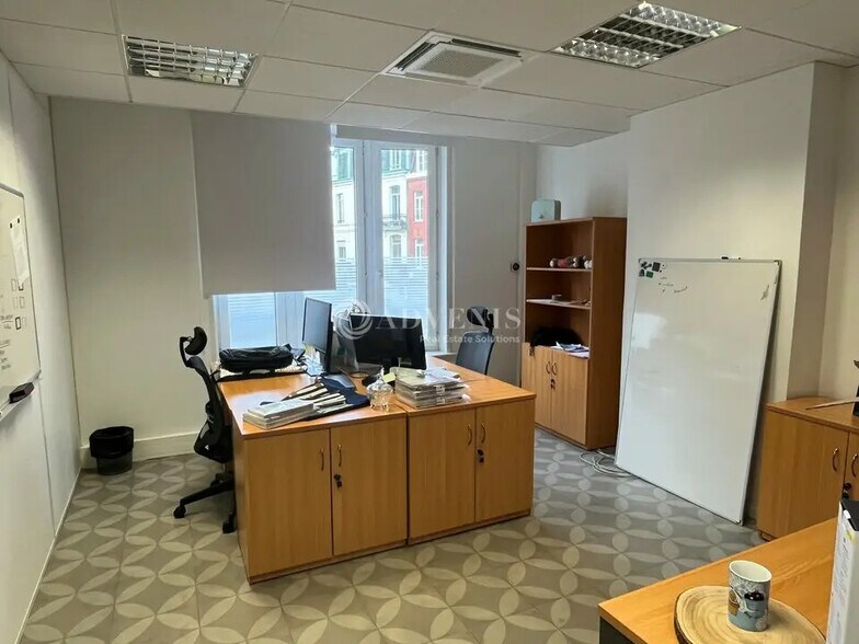 Office in Lille to rent - Interior Photo - Image 2 of 5