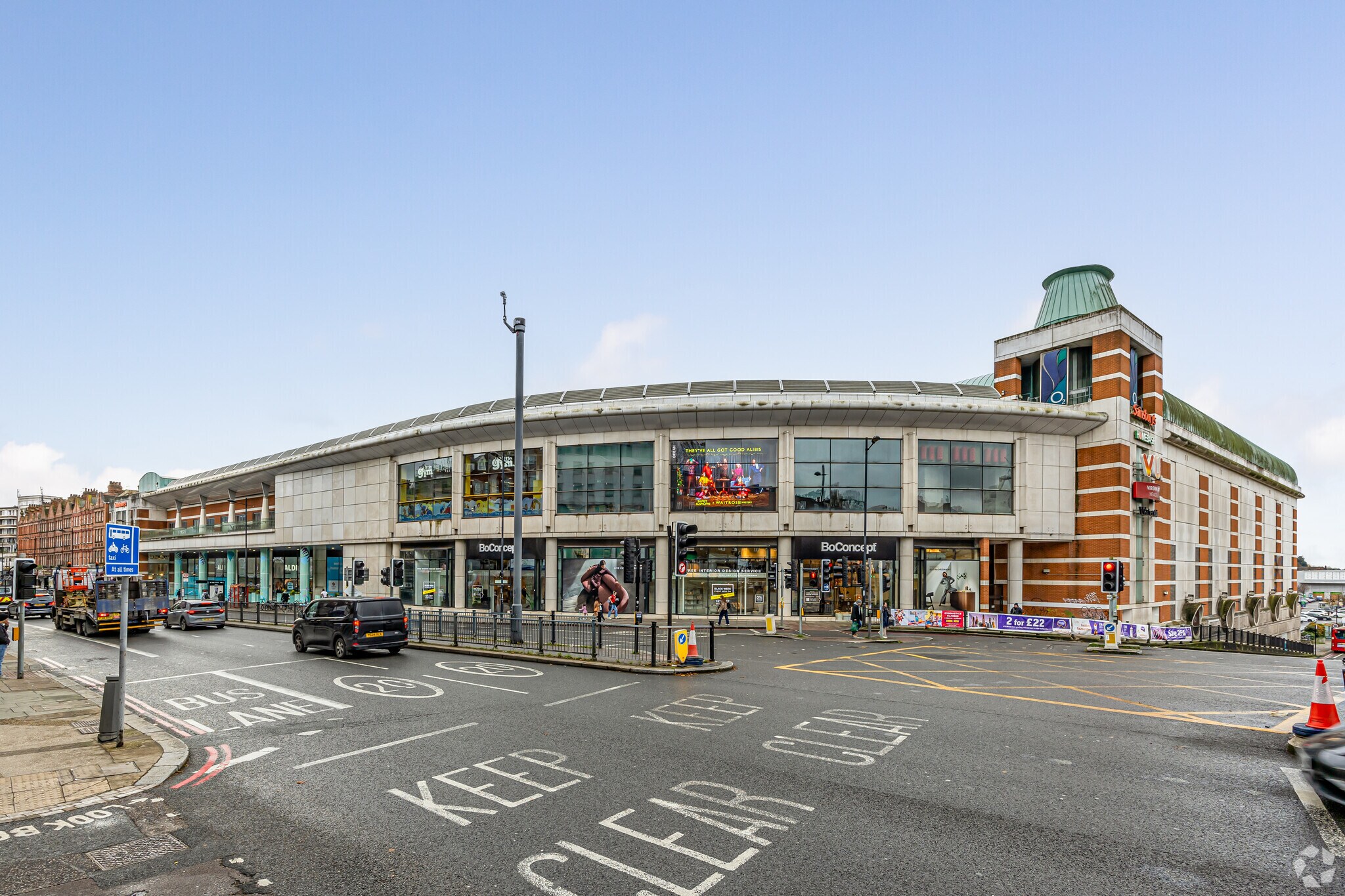 Finchley Rd, London for sale Primary Photo- Image 1 of 1