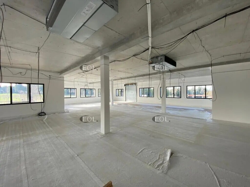 Location Bureaux 99 m² à 357 m² - Photo 1