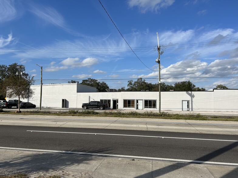 4504 E Hillsborough Ave, Tampa, FL for rent - Building Photo - Image 2 of 6