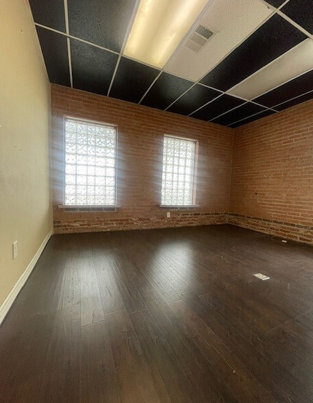 4422 Live Oak St, Dallas, TX for rent - Building Photo - Image 3 of 19