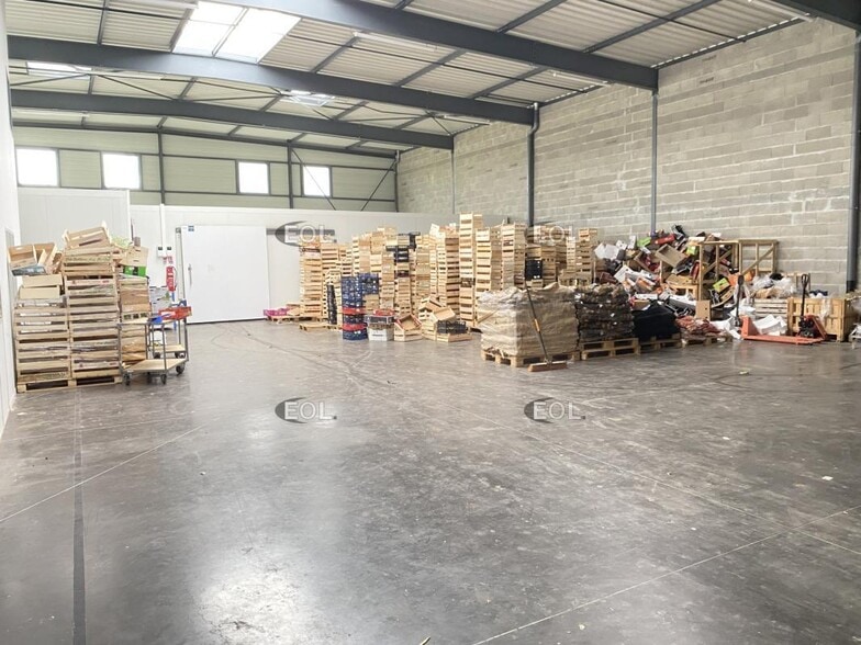 Industrial in Saint-Priest to rent - Interior Photo - Image 2 of 13