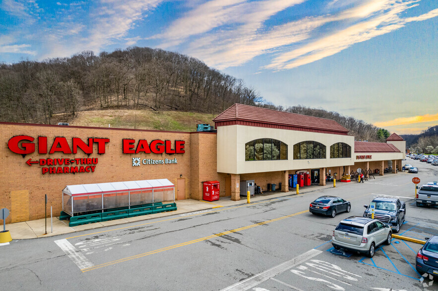 2001-203 Lincoln Way, Mckeesport, PA for rent - Building Photo - Image 1 of 5