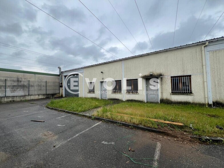 Light Industrial in Jonage to rent - Building Photo - Image 1 of 6