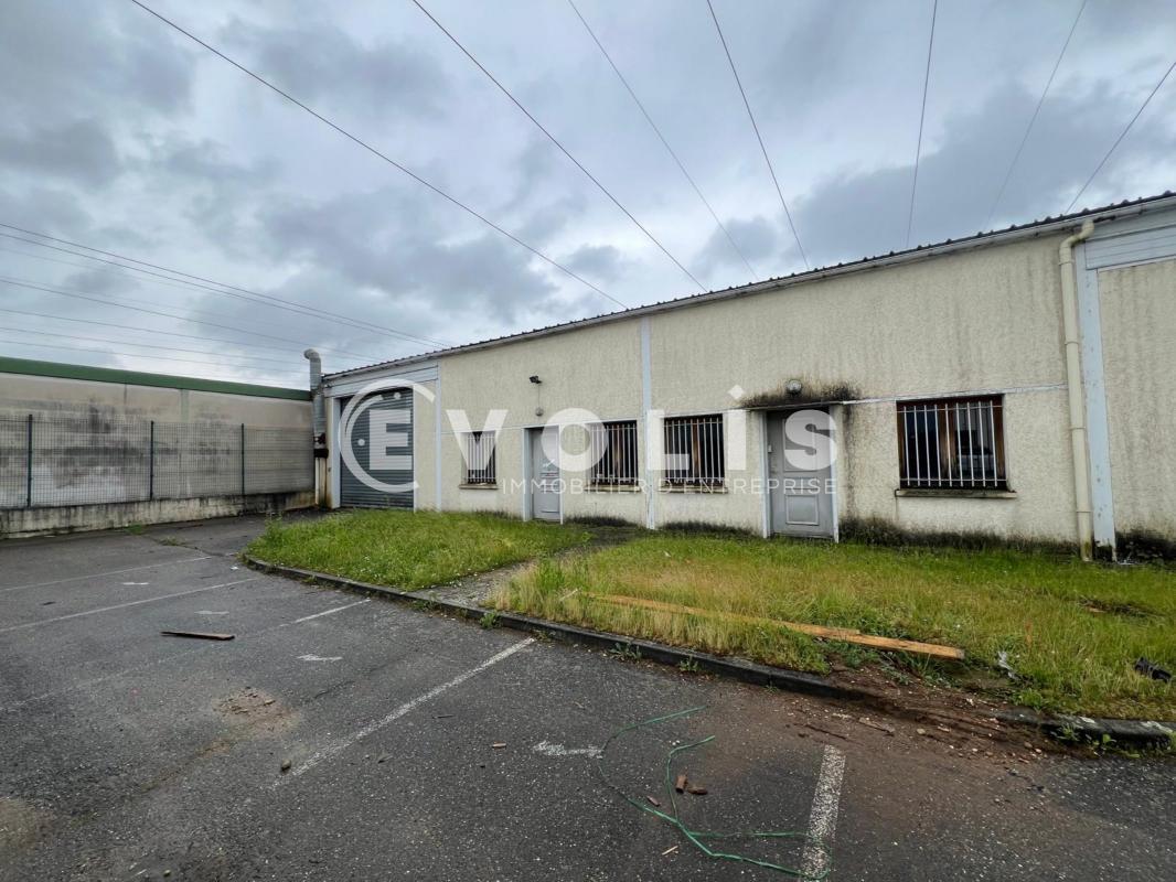 Light Industrial in Jonage to rent Building Photo- Image 1 of 7
