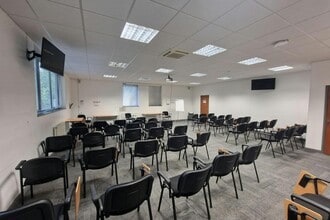 Priestley Rd, Basingstoke to rent Interior Photo- Image 1 of 5