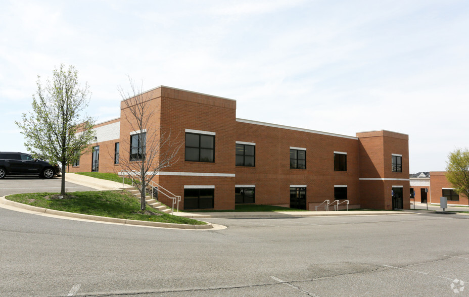 240-254 Airport Rd, Winchester, VA for sale - Primary Photo - Image 1 of 33