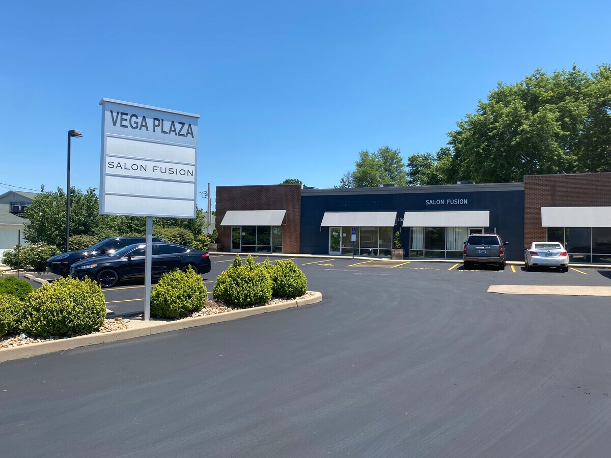 400 Lemay Ferry Rd, Saint Louis 63125 Vega Plaza UK