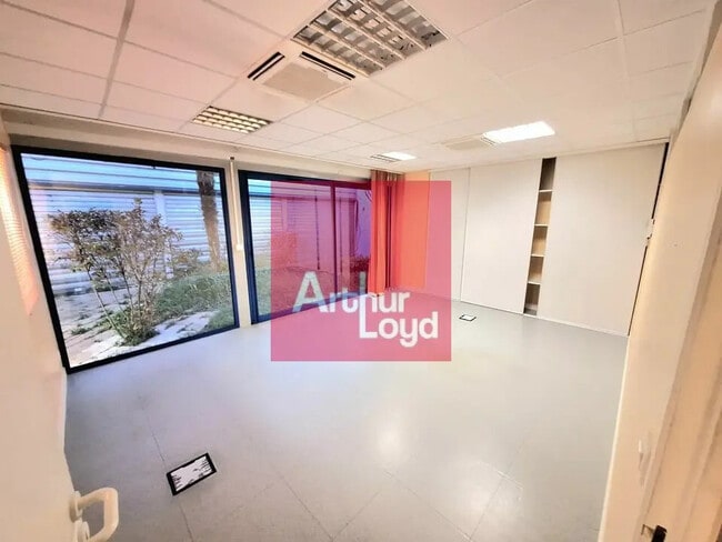 Location Bureaux 330 m²