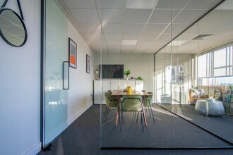 575-599 Maxted Rd, Hemel Hempstead to rent Interior Photo- Image 2 of 5