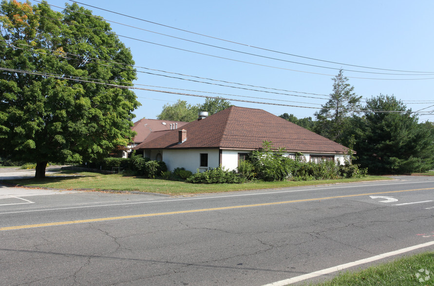 625 Middle Tpke, Storrs Mansfield, CT for sale - Primary Photo - Image 1 of 1