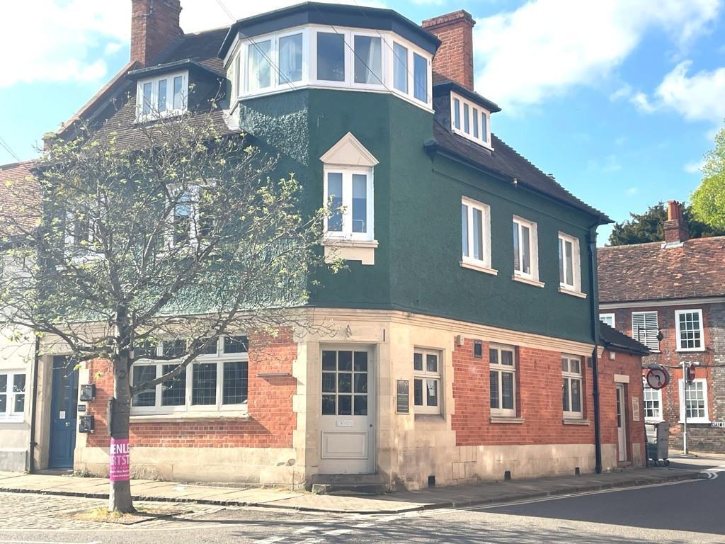 48 Market Pl, Henley On Thames for sale Primary Photo- Image 1 of 1