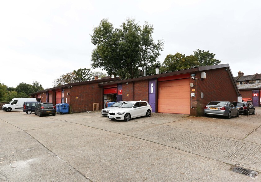 Clyde Vale, London to rent - Primary Photo - Image 1 of 1