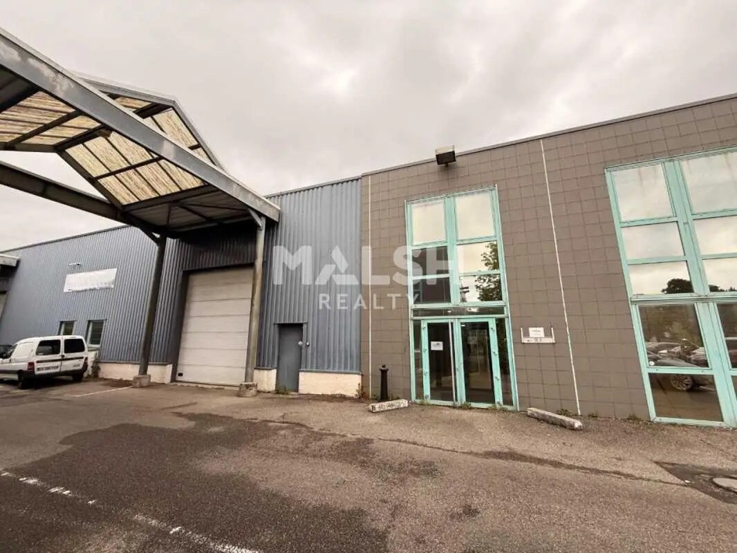 Light Industrial in Bron to rent Building Photo- Image 1 of 11