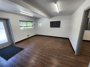 27004 64th Ave NW, Stanwood, WA for rent Building Photo- Image 1 of 14