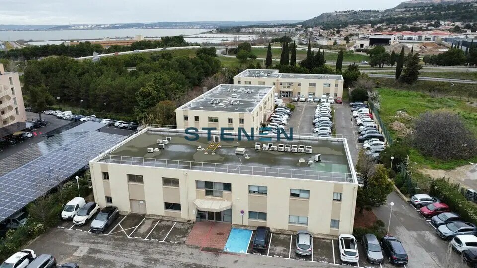 Office in Vitrolles to rent Building Photo- Image 1 of 6