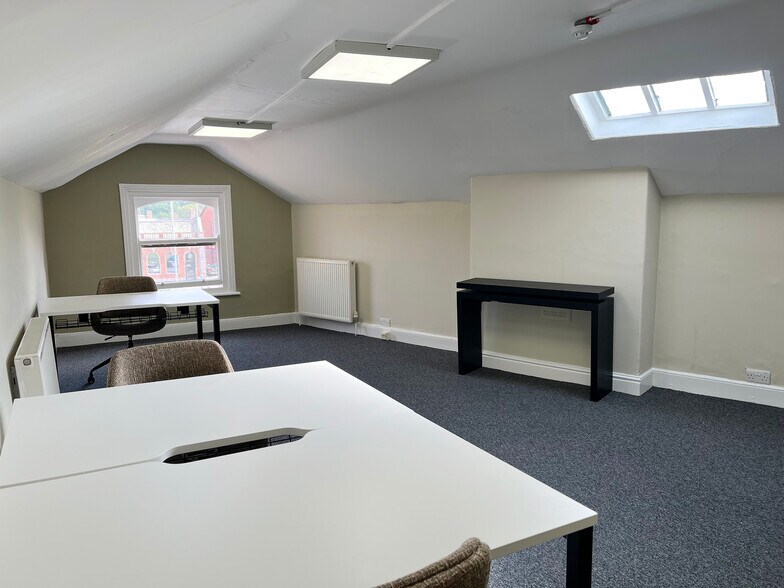1-3 Grove St, Wilmslow to rent - Building Photo - Image 3 of 7