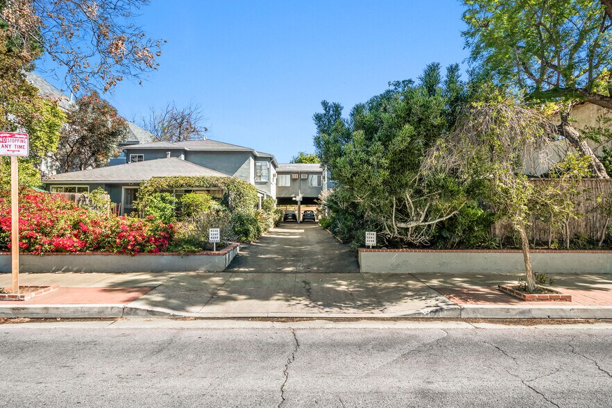 52445252 Whitsett Ave, Valley Village, CA 91607 UK