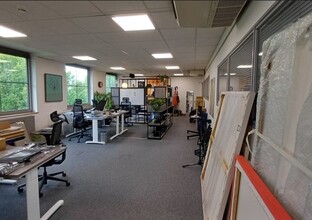 Broadway, Letchworth Garden City to rent Interior Photo- Image 1 of 2