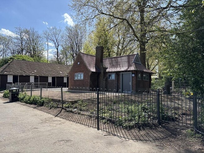 More details for 1 The Avenue, London - Retail to Rent