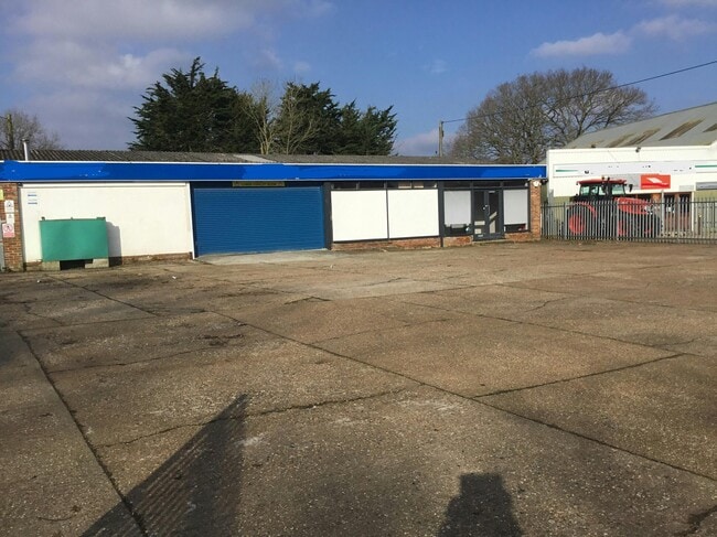 More details for 1-5 Cowbeech Hl, Hailsham - Retail for Sale