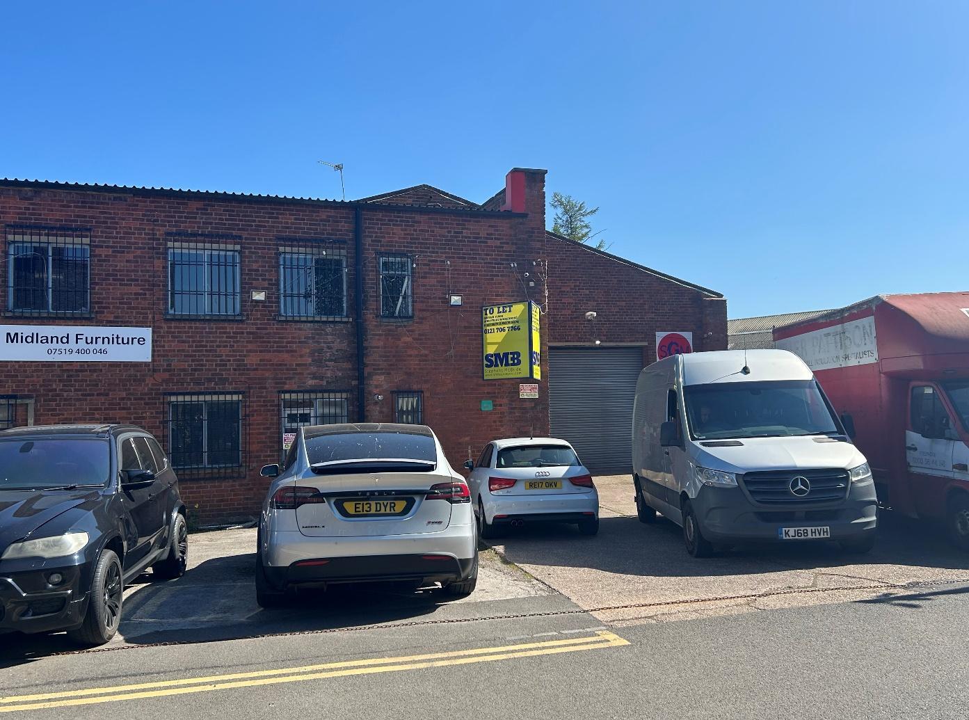 Fordrough, Birmingham to rent Building Photo- Image 1 of 4