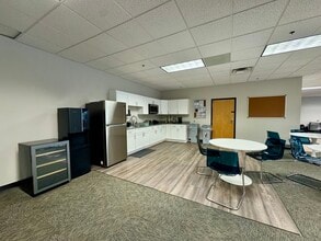 2900-2922 S Falkenburg Rd, Riverview, FL to rent Interior Photo- Image 1 of 6