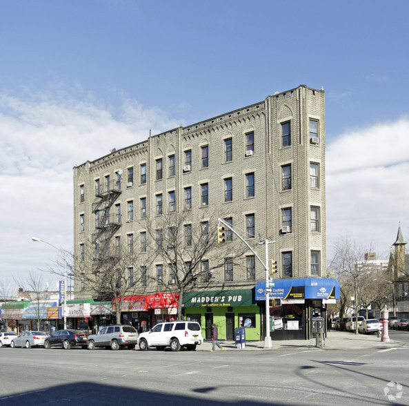 21-29 Bedford Park Blvd E, Bronx, NY for rent - Primary Photo - Image 1 of 6