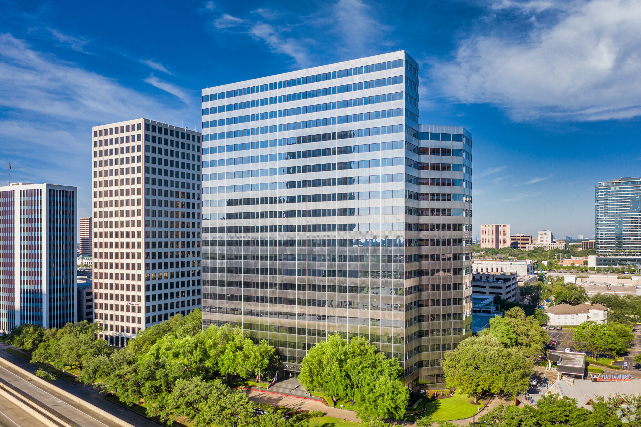 1900 West Loop S, Houston, TX for rent Building Photo- Image 1 of 17