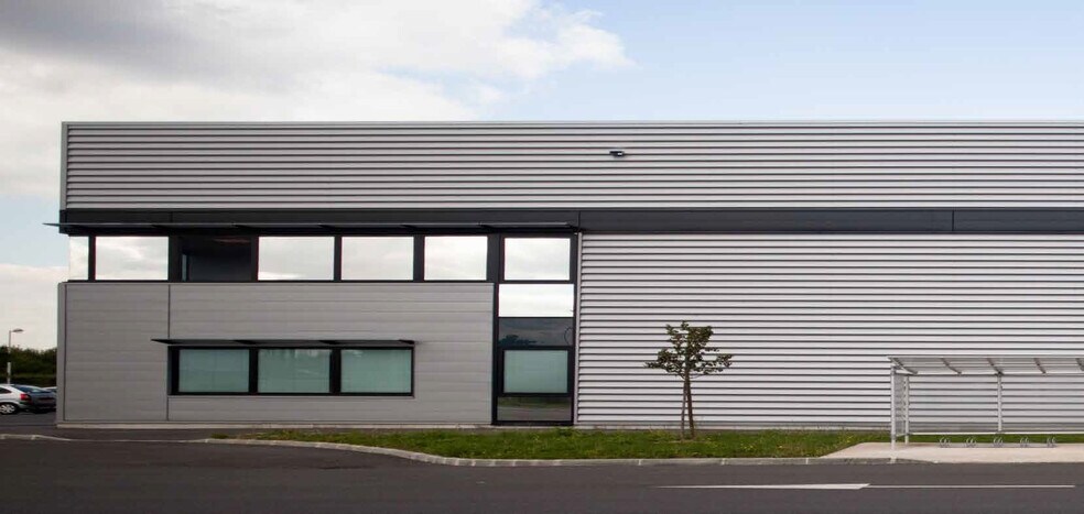Industrial in Moissy-Cramayel to rent - Building Photo - Image 3 of 20