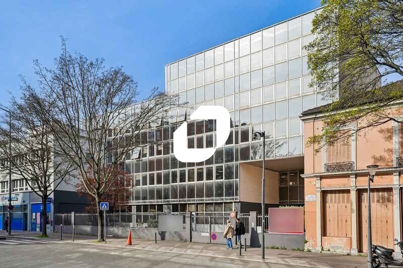 Office in Saint-Ouen-sur-Seine to rent Building Photo- Image 1 of 11
