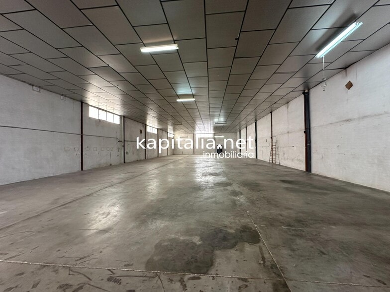 Industrial in València, Valencia to rent - Building Photo - Image 1 of 11