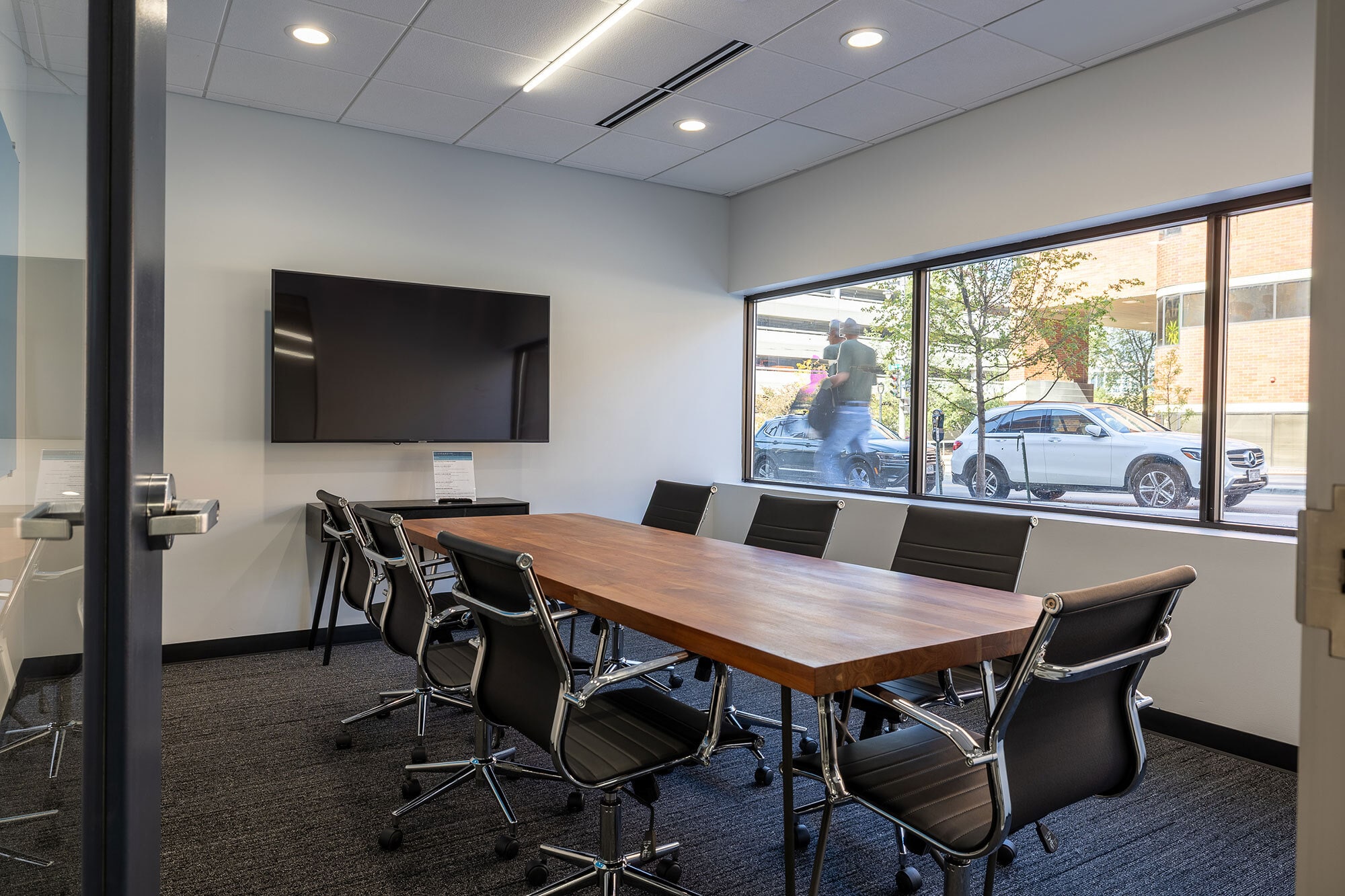 790 N Milwaukee St, Milwaukee, WI to rent Interior Photo- Image 1 of 14
