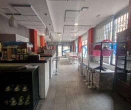 Retail in Barcelona, Barcelona to rent Interior Photo- Image 1 of 7