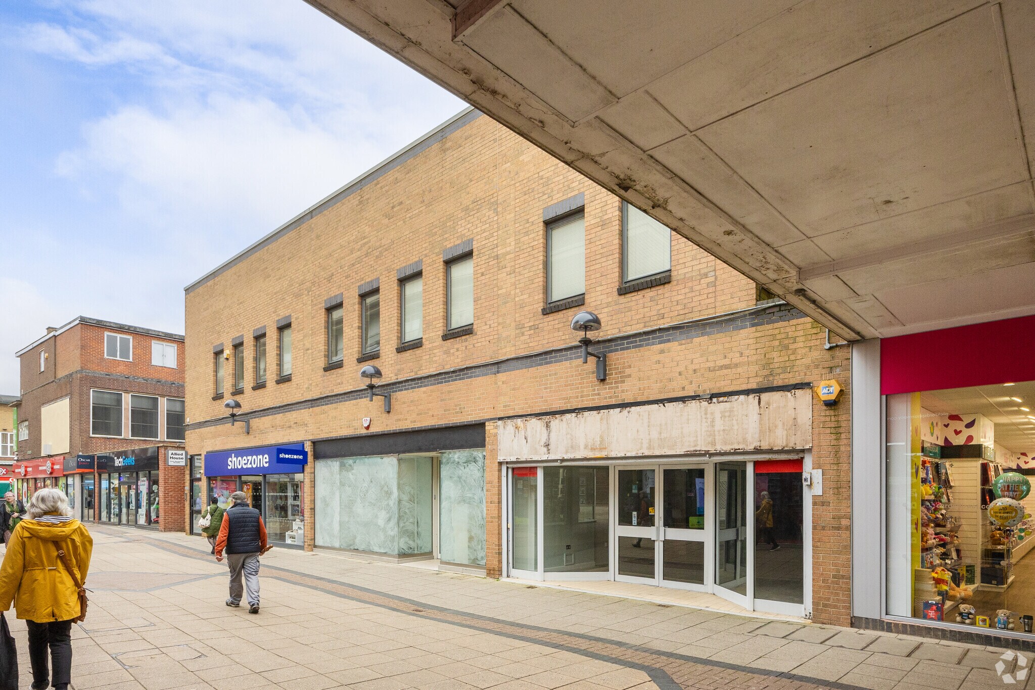 1-5 Spencer Court, Corby for sale Primary Photo- Image 1 of 1