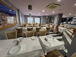 6-7 Sewardstone Rd, Waltham Abbey to rent Building Photo- Image 1 of 6