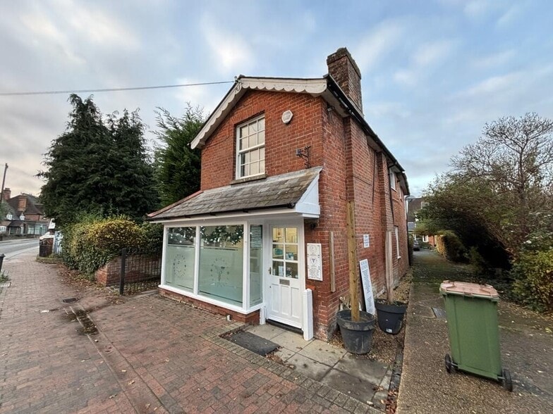 32 High St, Botley for sale - Building Photo - Image 2 of 6
