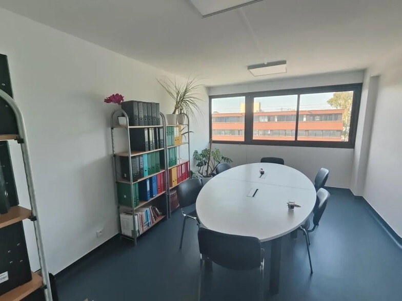 3 Allée Des Garays, Palaiseau to rent - Interior Photo - Image 2 of 9