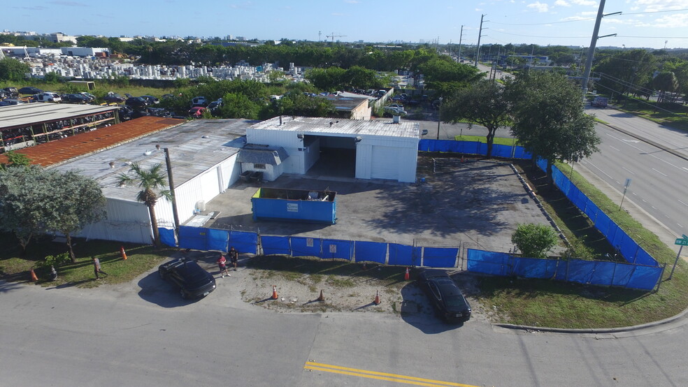 2090 Powerline Rd, Pompano Beach, FL for rent - Building Photo - Image 1 of 7