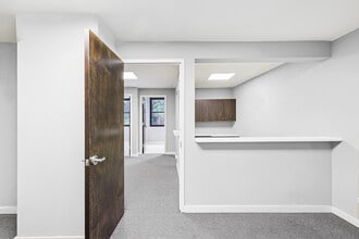 330 W 58th St, New York, NY to rent Interior Photo- Image 1 of 13