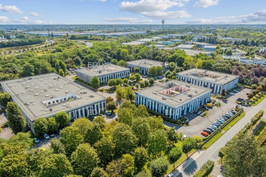 Light Industrial in Lisses to rent - Aerial - Image 1 of 1