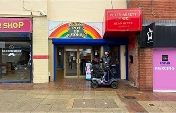 15 High St, Portsmouth to rent Building Photo- Image 2 of 8