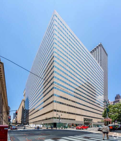 237 Park Ave, New York, NY for rent - Building Photo - Image 1 of 5