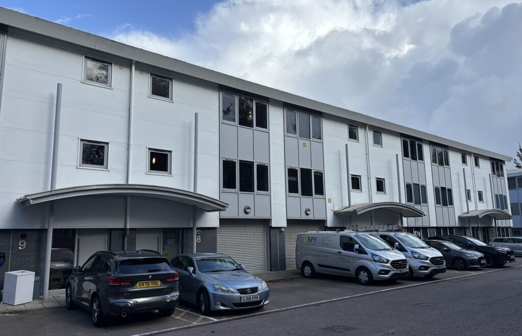 English Clos, Hove for sale Primary Photo- Image 1 of 1